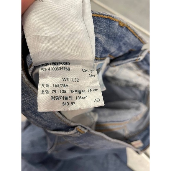 Levis 314 Shaping Straight Jeans Womens 31x32 Blue Medium Wash Denim - Picture 12 of 16